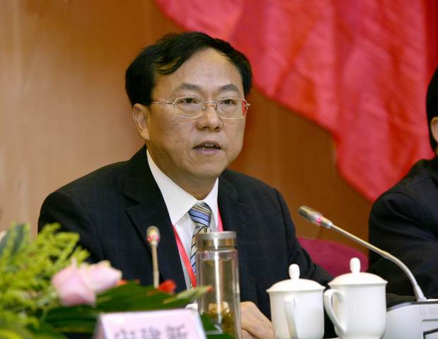 市委书记.市人大常委会主任蒋仁富主持会议